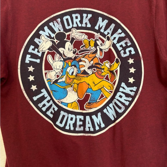 Disney Cast Member • Teamwork Makes The Dream Work T Shirt • Size Medium - Picture 2 of 8